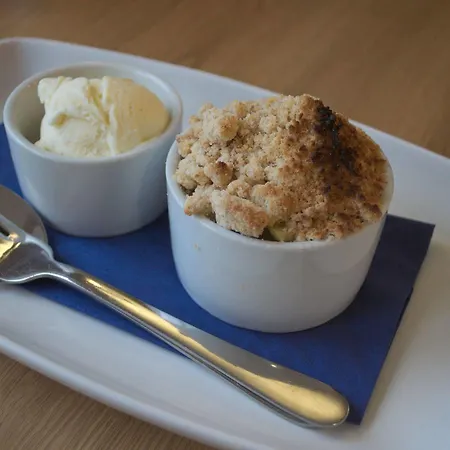 Hayward's At The Grasmere 4* 킨샴