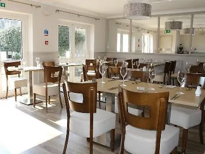 Hayward's At The Grasmere 킨샴