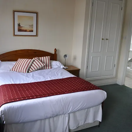 Hayward's At The Grasmere 킨샴