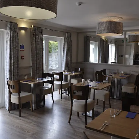 Hayward's At The Grasmere